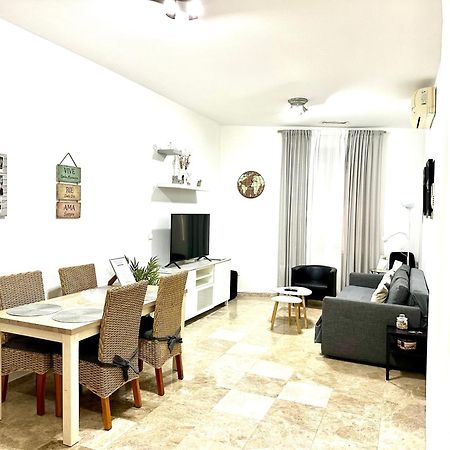 Apartamento Acogedor Y Moderno En Pleno Centro De Sevilla Con Parking Gratis Luaran gambar