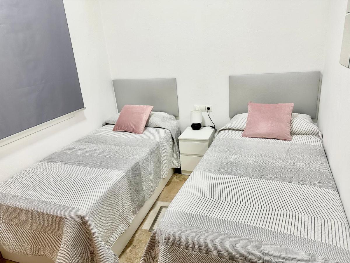 Apartamento Acogedor Y Moderno En Pleno Centro De Sevilla Con Parking Gratis Luaran gambar