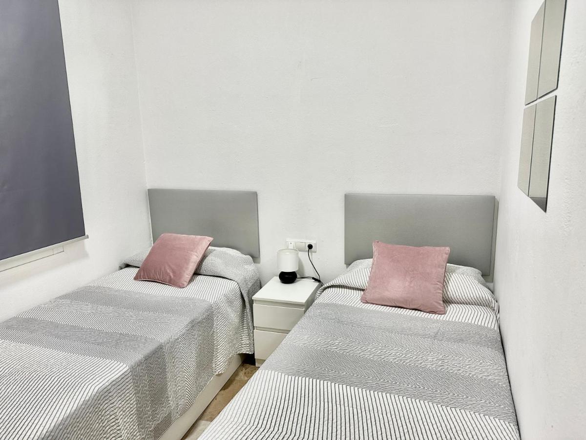 Apartamento Acogedor Y Moderno En Pleno Centro De Sevilla Con Parking Gratis Luaran gambar