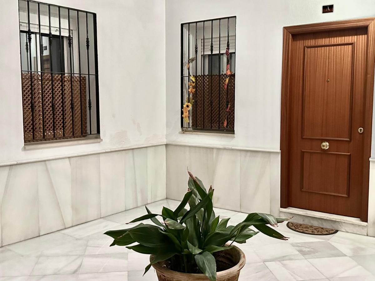 Apartamento Acogedor Y Moderno En Pleno Centro De Sevilla Con Parking Gratis Luaran gambar