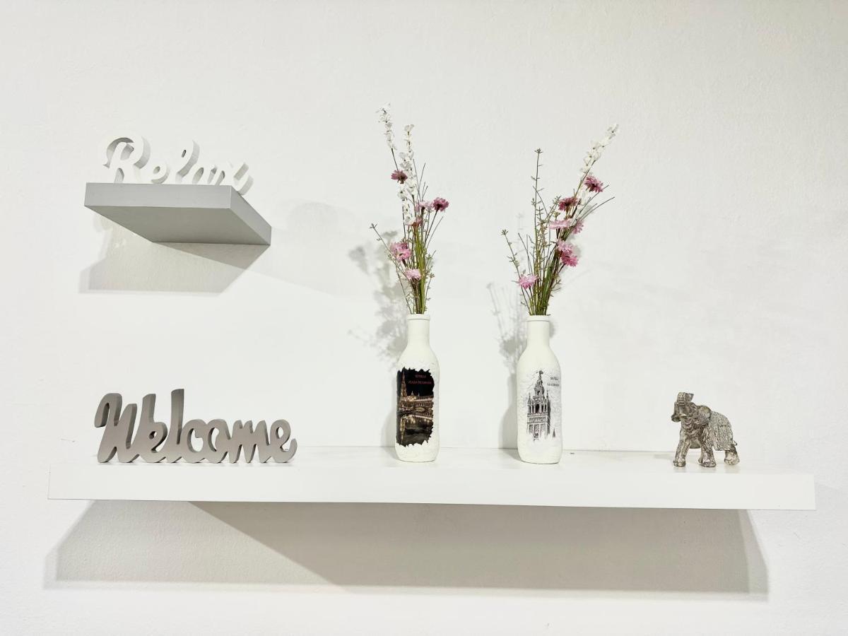 Apartamento Acogedor Y Moderno En Pleno Centro De Sevilla Con Parking Gratis Luaran gambar