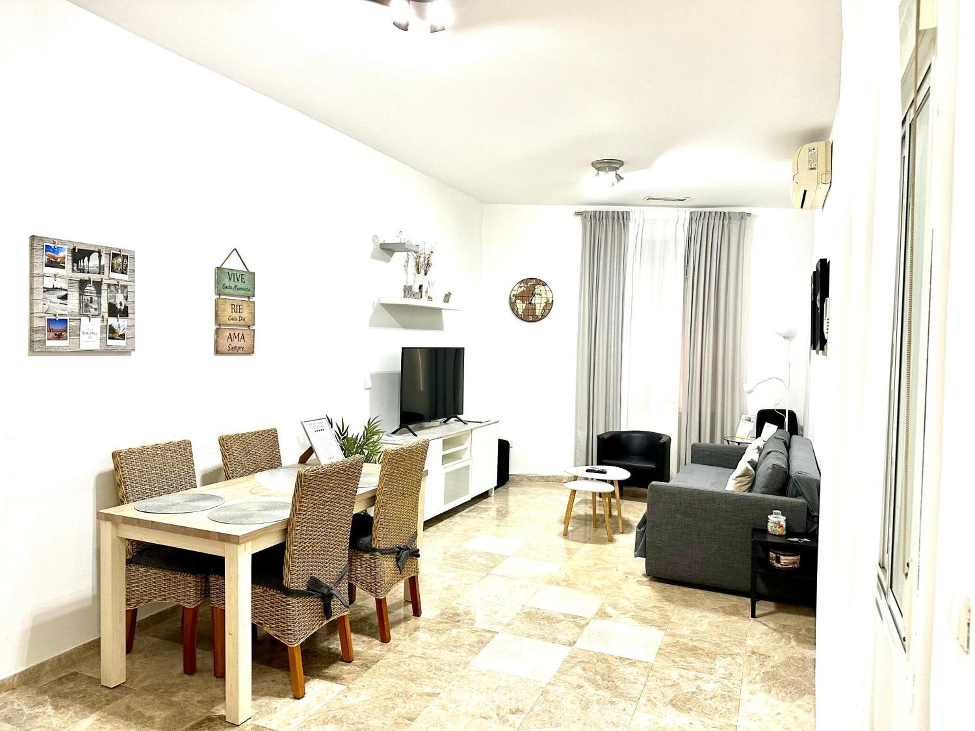 Apartamento Acogedor Y Moderno En Pleno Centro De Sevilla Con Parking Gratis Luaran gambar